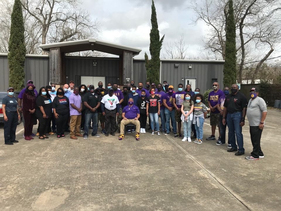 Houston, Texas - The Theta Chi Chapter in partnership with Black firefighter association of the Houston Fire Department the Red Cross hosted a food distribution to in historic Sunny Side thank you @repjacksonlee and #Teamsters for your contribution.
 #OmegaPsiPhi #Mighty9thD