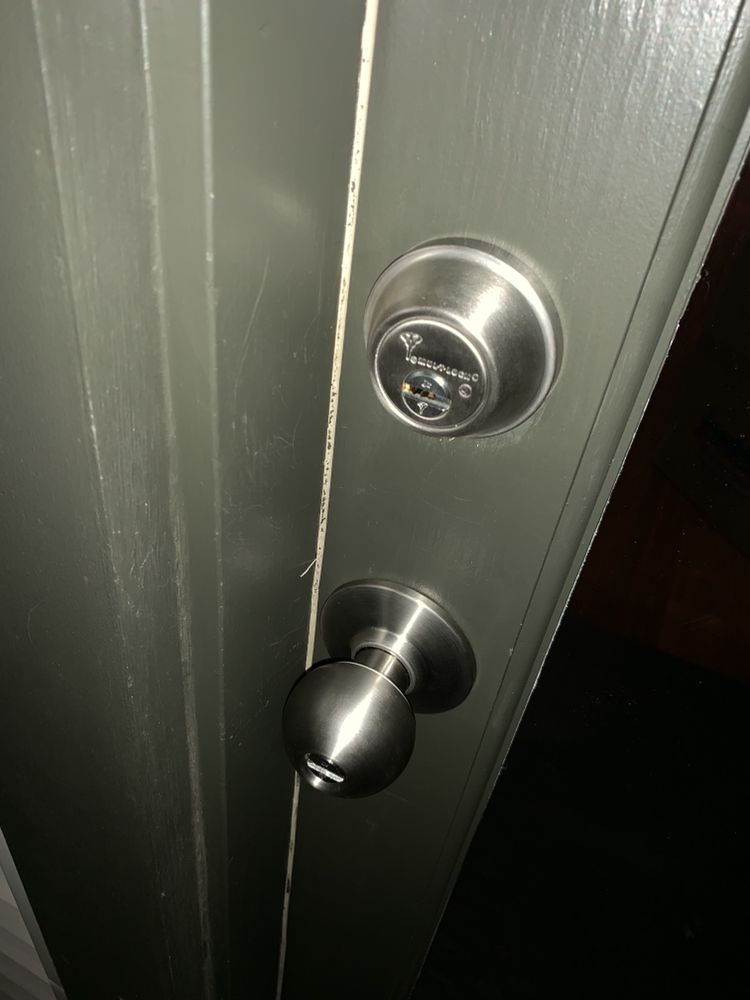 Chilocksmith's tweet photo. Contact Chicago Locksmiths for all your Chicago Lock Replacement needs! https://t.co/fI68WoFChQ (312) 878-2715 #Chicago #Locksmith #24HourLocksmith #LocksmithinChicago #LockReplacementChicago #ChicagoLockReplacement https://t.co/JqDwjifbk6