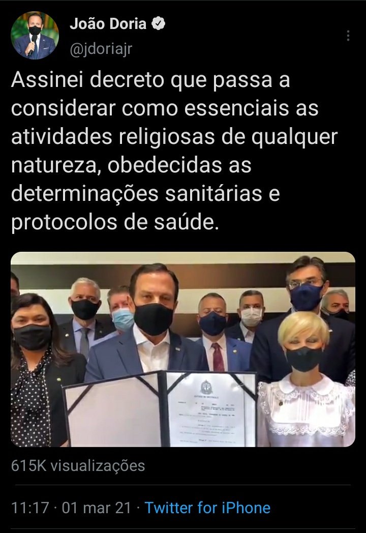 debora_maximo's tweet image. Enquanto o da esquerda tenta salvar vidas, o da direita ajuda a matar.
#LockdownSim