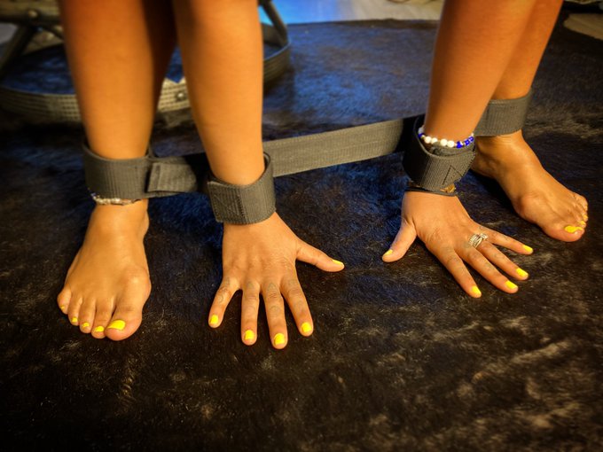 As women we are bound to so many things without choice , beauty , standards , societal standards the<a href="/tag/vaginabased"class="tags"><span>#vaginabased</span></a>