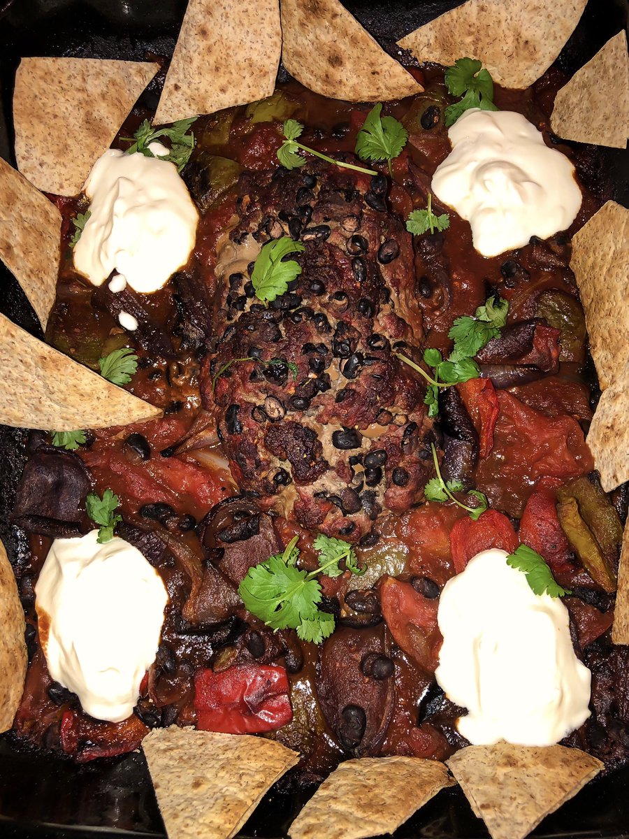 jamie_a1112's tweet image. Plowing my way through new recipe book. Thank you for keeping me productive during lockdown. What you think @jamieoliver ? 🍽
#KeepCookingFamilyFavourites #getinthekitchen #UKlockdown 

- Thai green steak &amp;amp; aubergine 
- Sausage casserole
- Mexican meatloaf
- Guinness hotpot