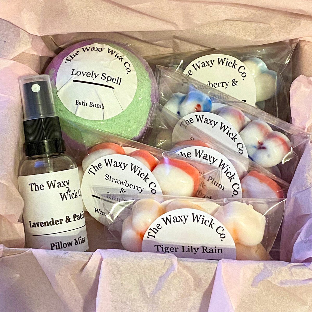 TheWaxyWickCo's tweet photo. Mother’s Day gift sets now available online

https://t.co/8jxJxVv7vH
#mothersday #mothersdaygifts #mothersdaygiftideas #bathbombs #waxmelts #pillowmist https://t.co/0CZKvsFKX2