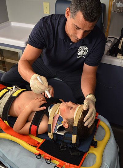 UMGordonCenter's tweet photo. #BrainInjuryAwarenessMonth Over 3.6 million people sustain a brain injury each year. @UMGordonCenter is proud to be have trained thousands of learners in scenarios where brain injuries occur and minutes matter. Learn about our programs: https://t.co/0uNsKRgIZN https://t.co/65r8ZZGrUr