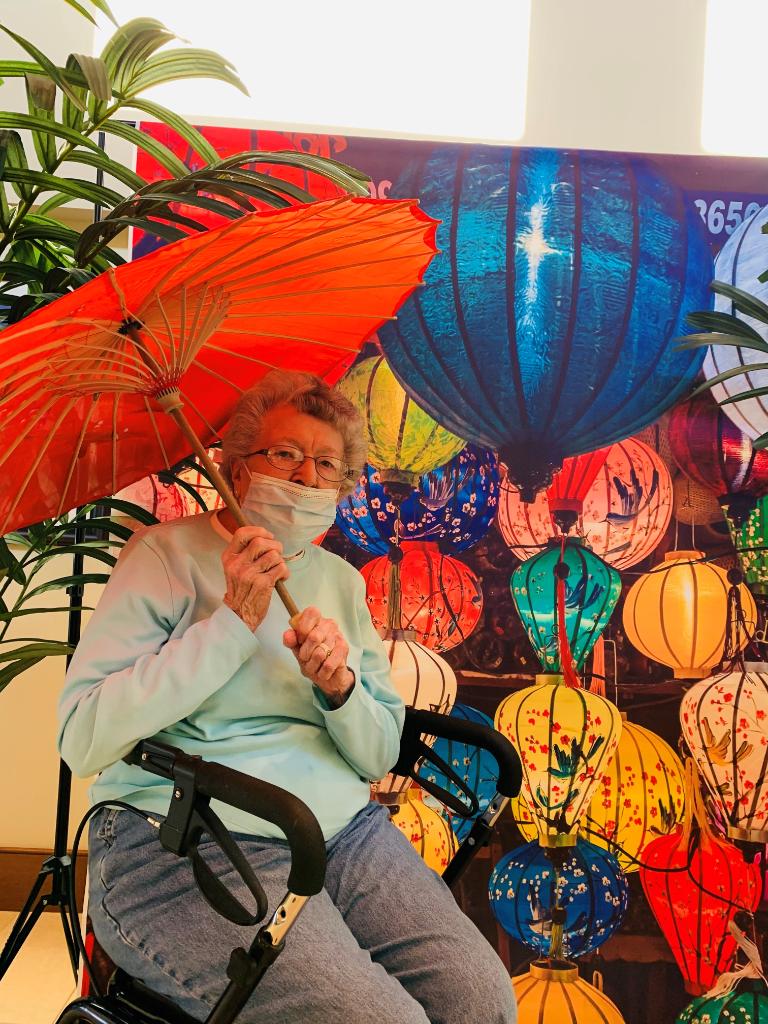 Wabash_WB's tweet photo. We had so much fun with our Lantern Festival theme dinner photo booth! #TrilogyTraditionsAsia @claretravis18 https://t.co/NOdnUyZ2tS
