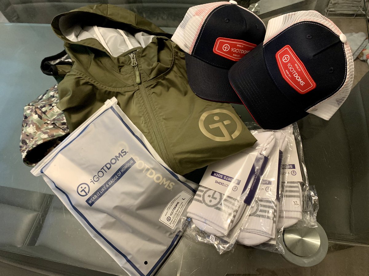 PScully13's tweet photo. Big shout to my old mate @Andy_iGOTDOMS for the nice little @iGOTDOMS package! (Espc the jacket👌🏼😍)...and all the compression gear just in time for @sthelens10krun at wkd!🏃🏻‍♂️😬...help get these 🐓 legs round! 

https://t.co/3hYYE7g6mV https://t.co/Tk6XPuo4DH