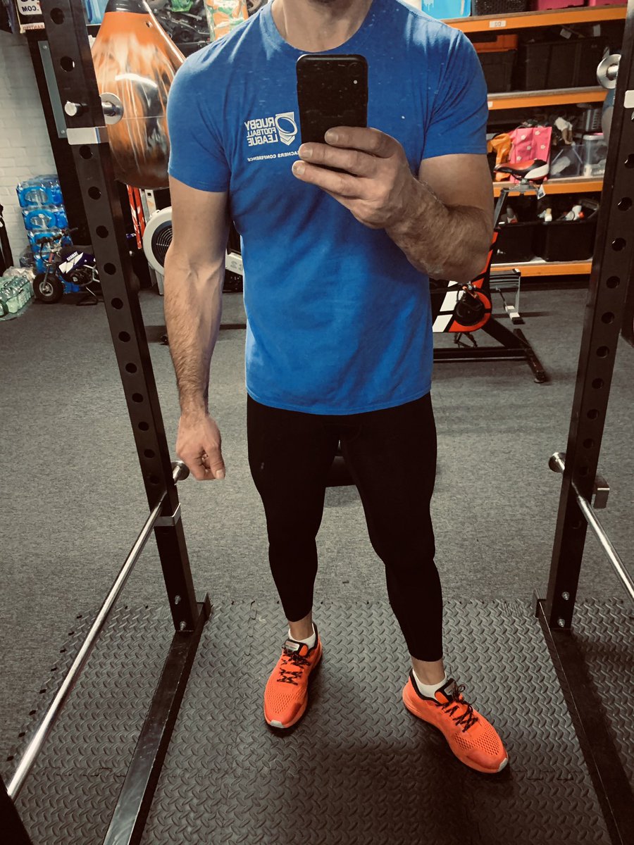 PScully13's tweet photo. Big shout to my old mate @Andy_iGOTDOMS for the nice little @iGOTDOMS package! (Espc the jacket👌🏼😍)...and all the compression gear just in time for @sthelens10krun at wkd!🏃🏻‍♂️😬...help get these 🐓 legs round! 

https://t.co/3hYYE7g6mV https://t.co/Tk6XPuo4DH
