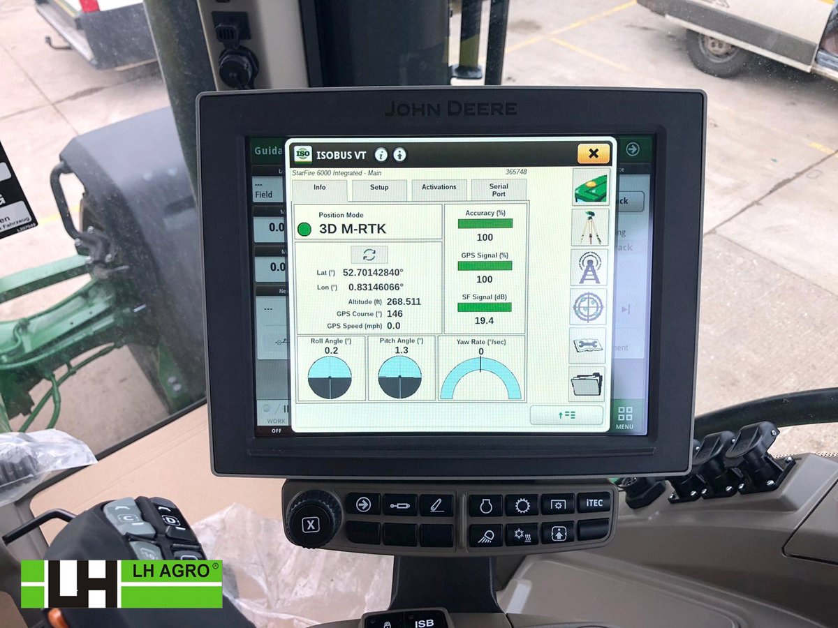 LHAgro's tweet photo. The team has set up another John Deere system onto a Topcon Agriculture RTK signal. This new 8RX.370 with integrated receiver, is now ready to go and running off the customers own radio RTK signal
#AutoSteer #TractorAutoSteer #JohnDeere8RX #LHAgro #Topcon https://t.co/qhwOhEzzdt