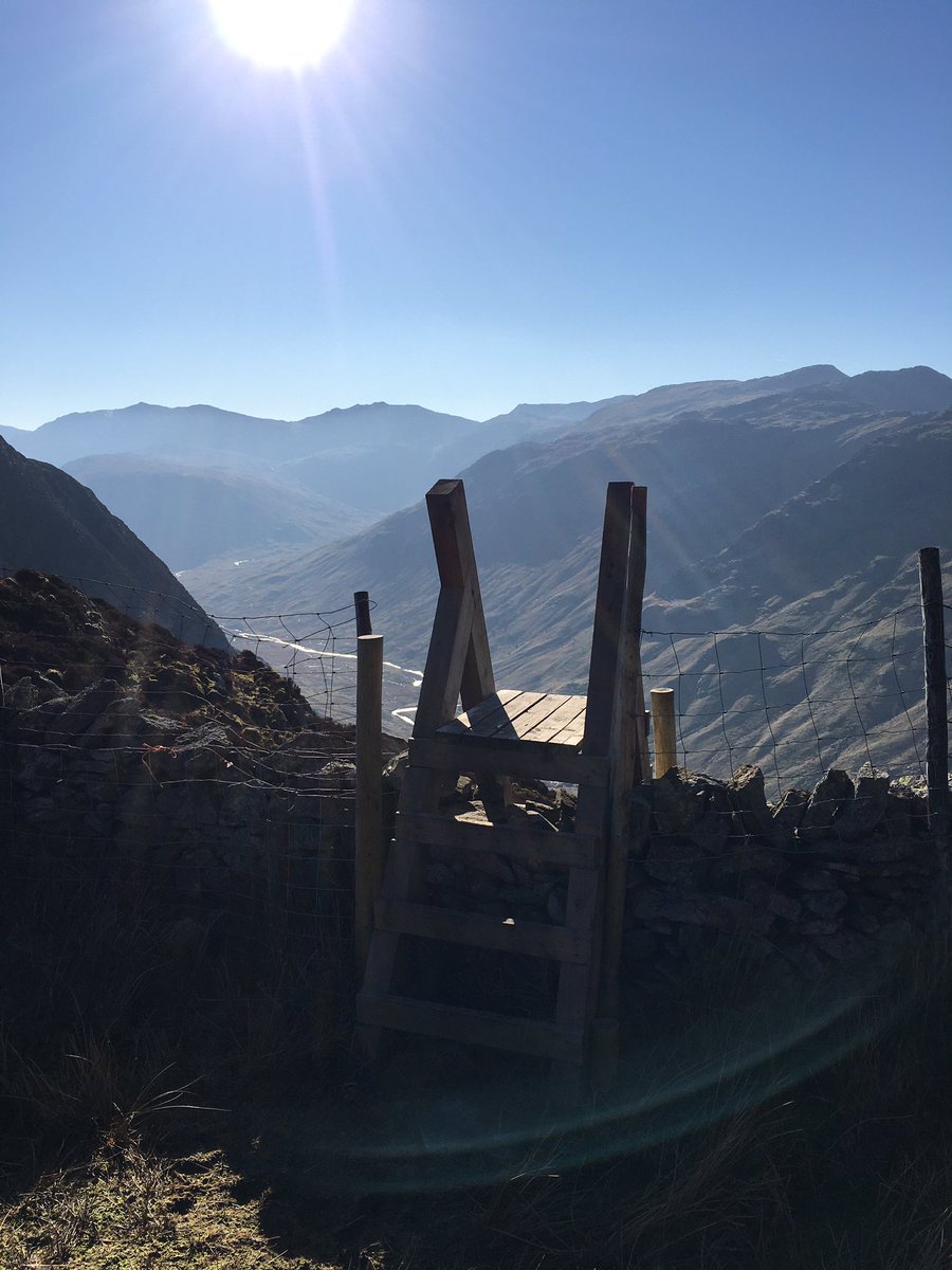 Pammy_T1's tweet photo. Eagle Crag https://t.co/8PV1zB8fiX
