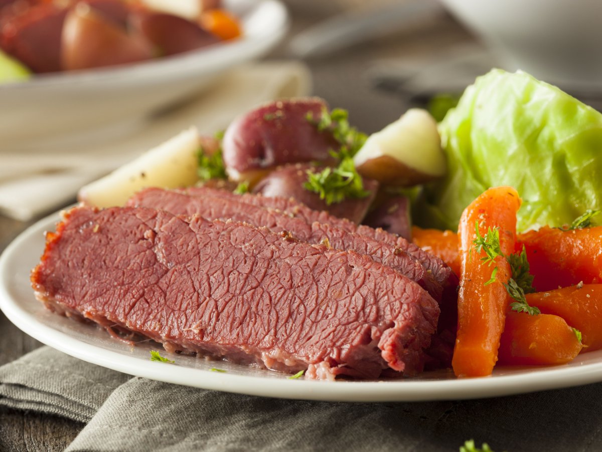 FullCircleFarms's tweet image. You're in Luck! 🍀 
You can add @SunFedRanch Grass-Fed Corned Beef Brisket to your deliveries in time for your St. Patrick's Day celebrations! Look for it this Thursday when you #customizeyourorder.
#stpatricksday #corned #beef #grassfed #cornedbeef #brisket #fullcirclefarms