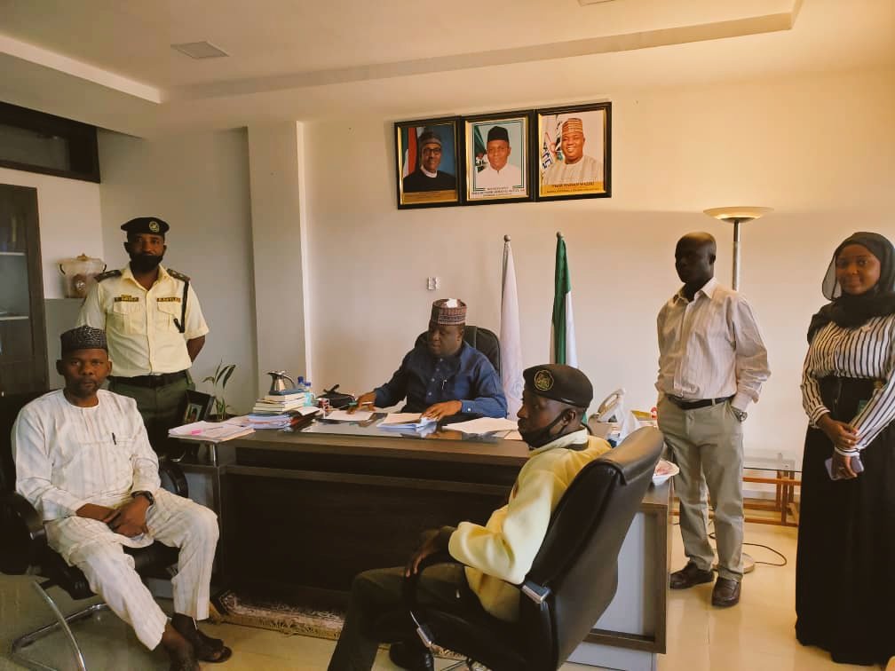 kifcmuky's tweet photo. Earlier today, the MD of KIFC, @Mumar held a meeting with some staff of @KASTLEA1 from the Training Department to discuss how orientation exercise would be conducted seamlessly for the drivers, in preparation for the soon- to-be launched Taxi Leasing Scheme in the state. https://t.co/C72VY3PFqv