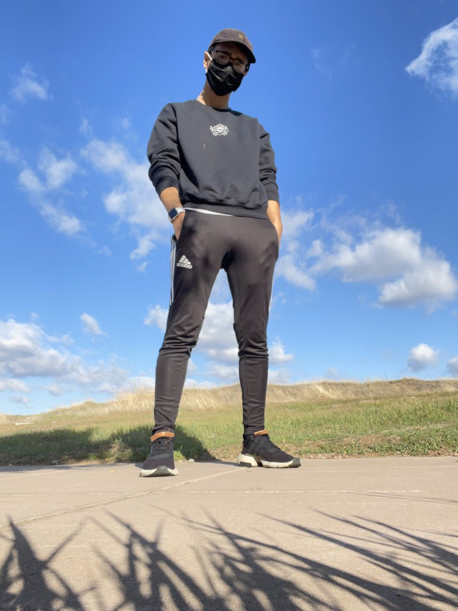VitylDesigns's tweet photo. GRAND PRIZE: Vityl Designs Crewneck Sweatshirt + Unique Vityl Designs Shirt + A pack of Vityl Designs stickers! 

Rules to enter the #VDZN giveaway:
1) Follow our Twitter page, like, and retweet this post.
2) Tag two of your friends in the comments! 

Let’s have some fun! https://t.co/cWnCTmX77p