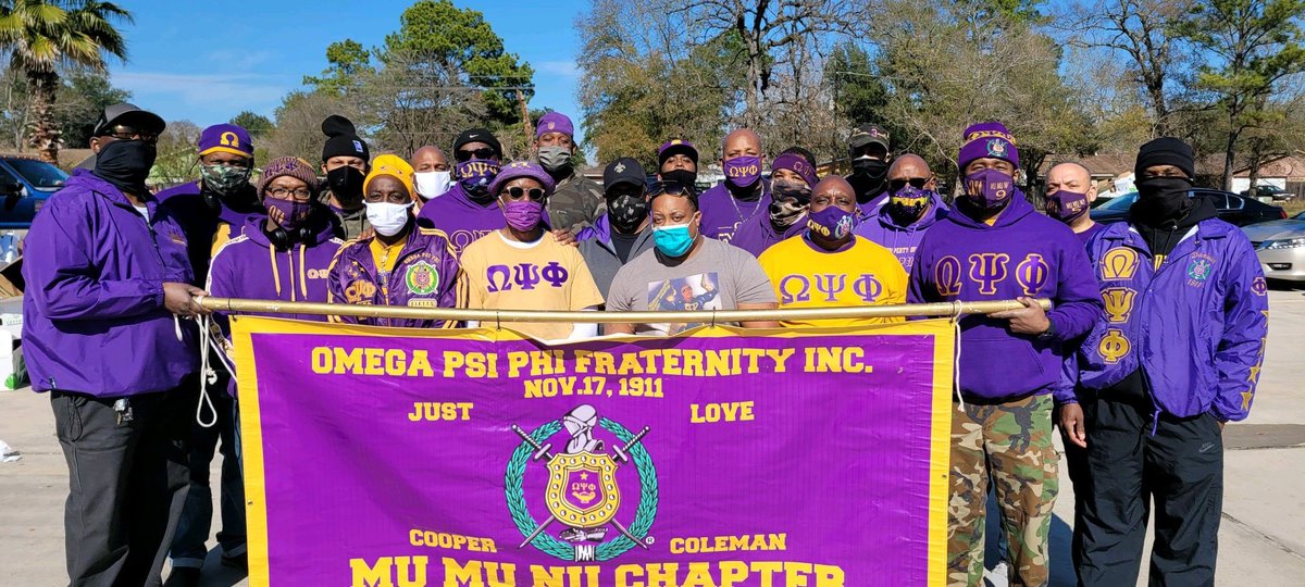 MIGHTY9TH's tweet photo. Houston,TX - the Mu Mu Nu Chapter of Omega Psi Phi Fraternity, Inc., along with the Fellowship of Purpose Church, hosted a Food Distribution initiative, where over 30,000 pounds of food were boxed and distributed to over 325 deserving families in Greater Houston.  #9thdquesuplift https://t.co/T8SGmNwQY9