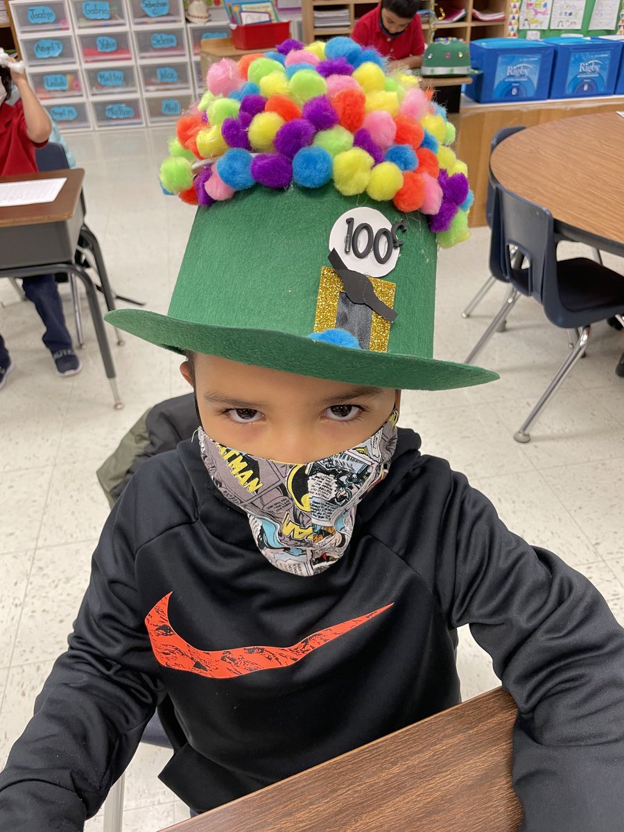 KnightDISD's tweet photo. Celebrating the 100th Day of School! #countingisfun #creativity #parade @BANDFeeder @dallasschools @KhobragadeRenee https://t.co/fo8KRp2EqU