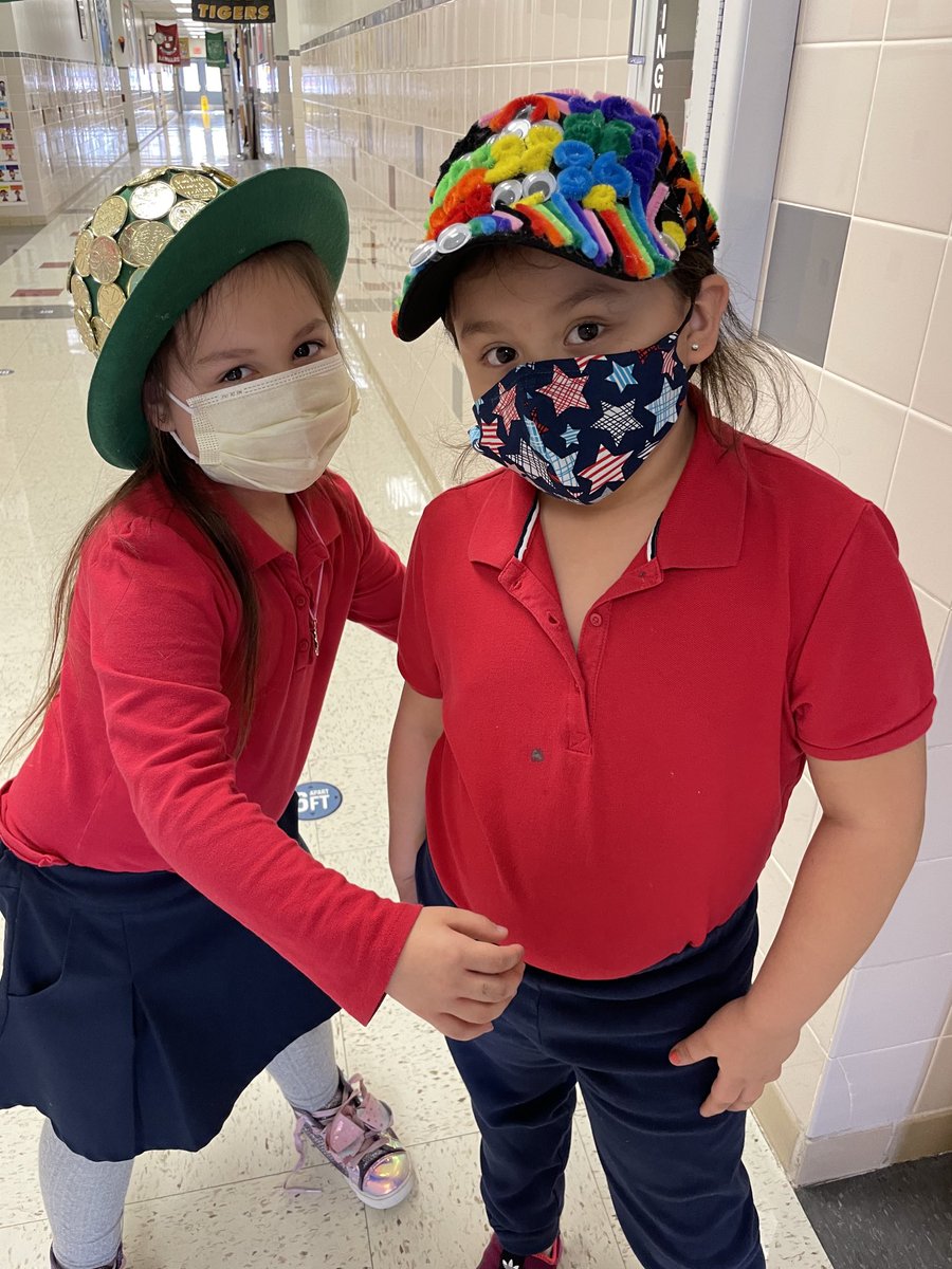 KnightDISD's tweet photo. Celebrating the 100th Day of School! #countingisfun #creativity #parade @BANDFeeder @dallasschools @KhobragadeRenee https://t.co/fo8KRp2EqU
