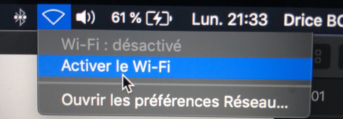 tchiizzy's tweet photo. On a enfin la réponse ! On dit LE Wifi et pas LA Wifi #wifi https://t.co/Lm8QJnX6b6