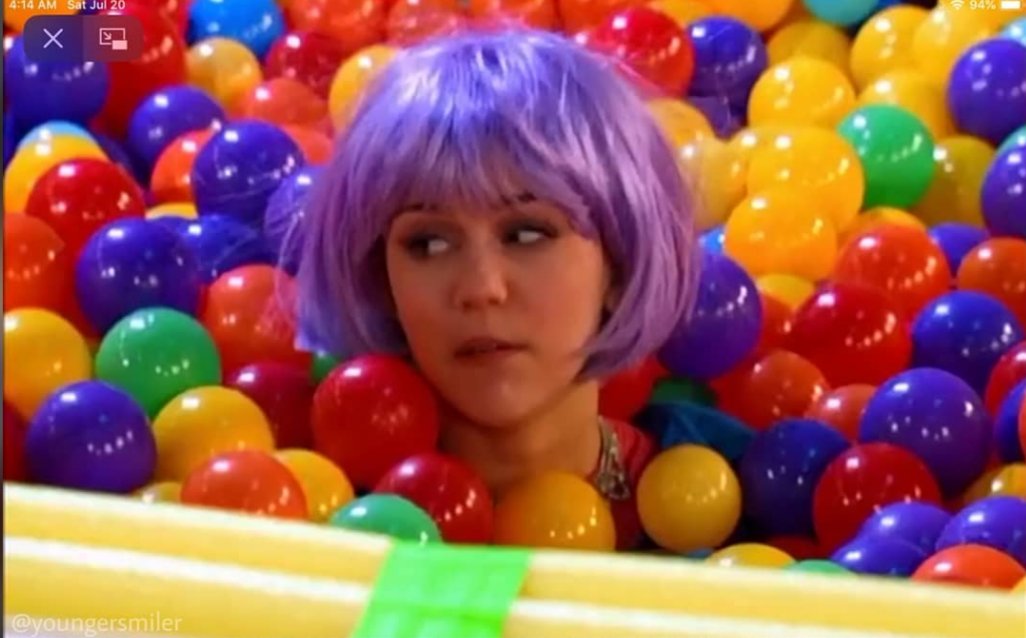 youngersmiIer's tweet photo. how it started / how it's going 

@MileyCyrus @MileyOfficial https://t.co/FHDhUp35kR