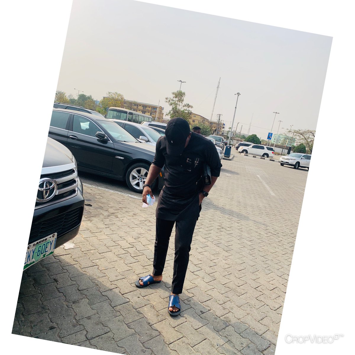 Sean_bdx's tweet photo. Wahala no dey finish. But I guess she should have added a title to the name instead of Tope. But Wetin concern me.
Iโm here to let your all know that you can up your Kaftan game with shinikimoney ๐
#BABS #LaBeunaVidaFunds #YahayaBello #BetterHalfDatingApp #TONTOxKlleraclear https://t.co/aYLB8lGSiB