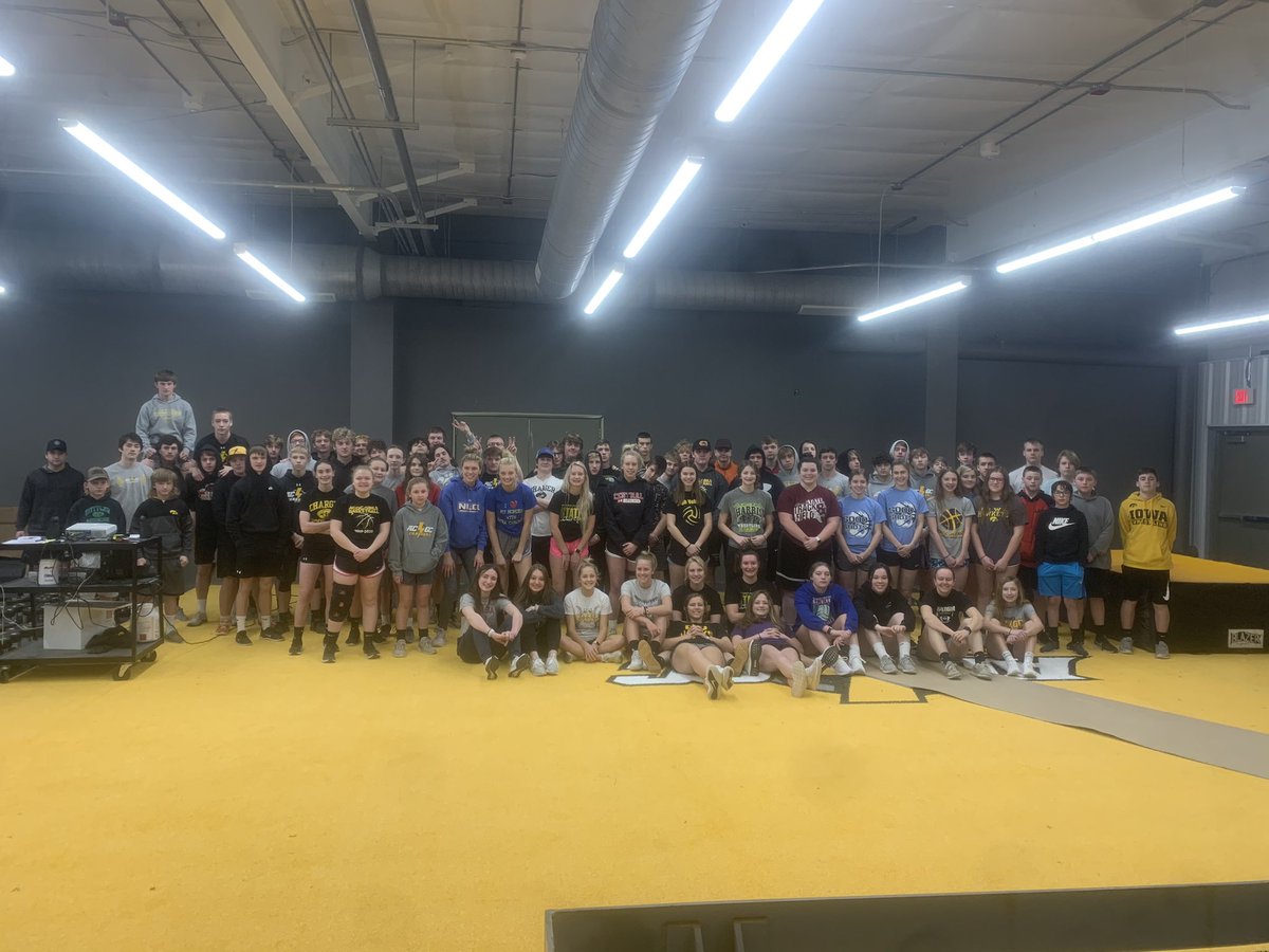 CoachMatthewson's tweet photo. First day of track & field and some bench press testing.
❗️94 student-athletes this morning❗️
#ChargerStrength https://t.co/1tNEnRjqp4