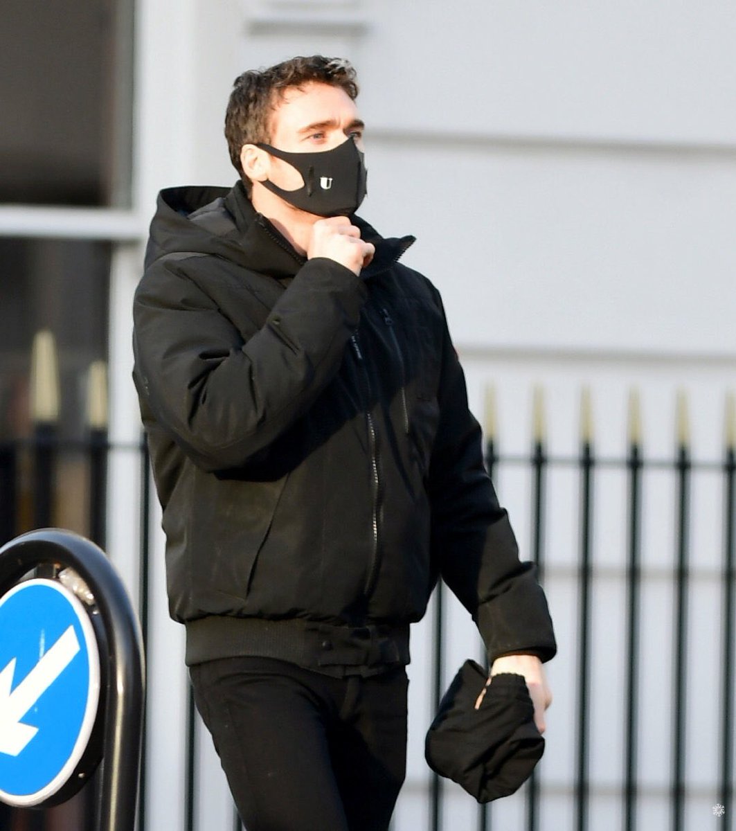 rmaddenmedia's tweet photo. 📸 Richard Madden out and about in London, on February 25! https://t.co/LOB8RBjrZk