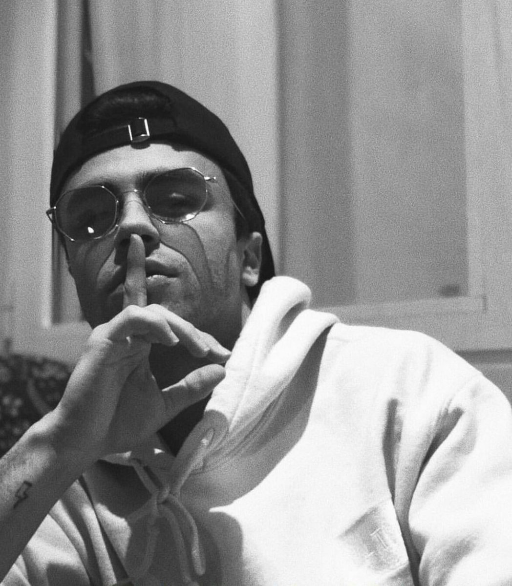 sxmuelgarcia_'s tweet image. . . . 

❝ᴇsᴛᴏʏ ʙᴏʀʀᴀᴄʜᴏ ᴅᴇ ᴛɪ❞

                                                   ¡!