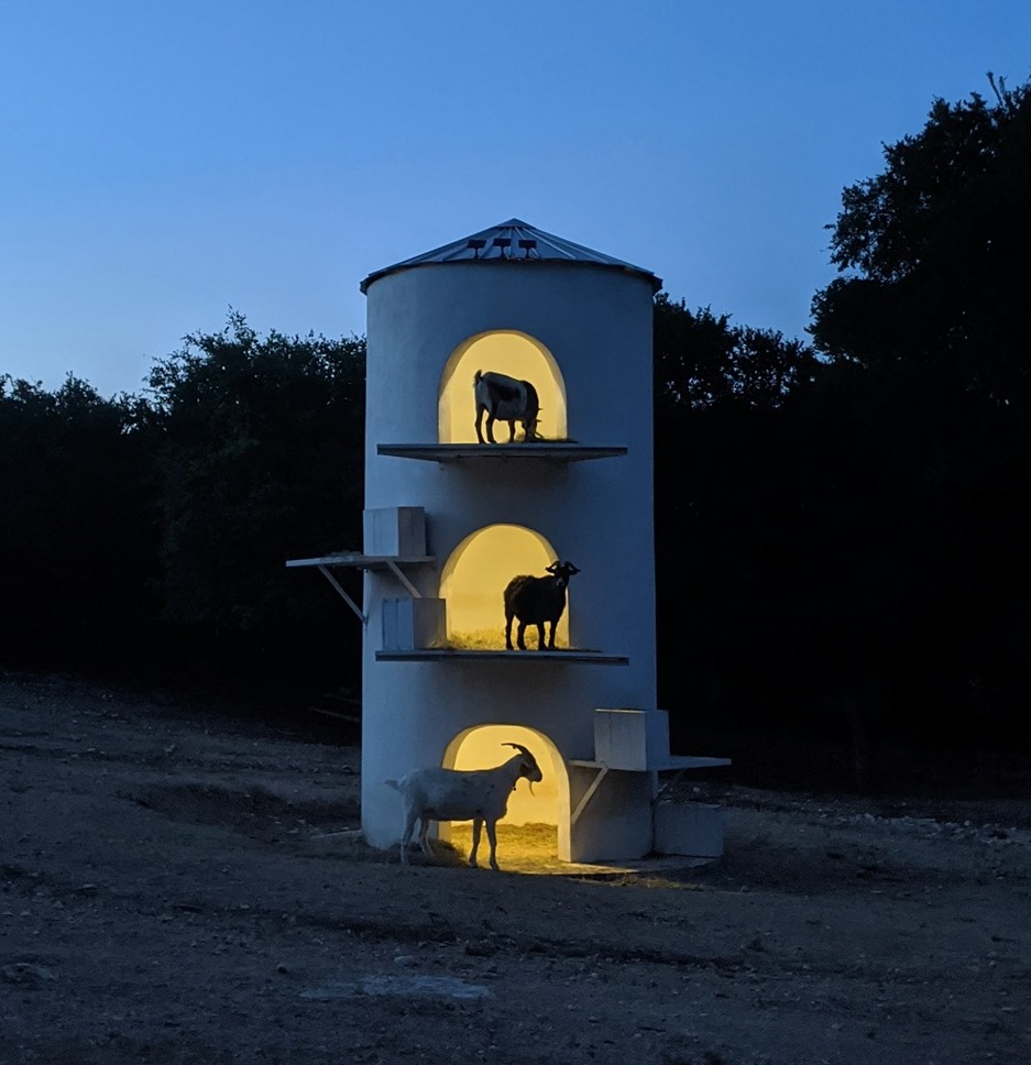 presentcorrect's tweet image. Today in class we are learning about Goat Towers.

en.wikipedia.org/wiki/Goat_tower