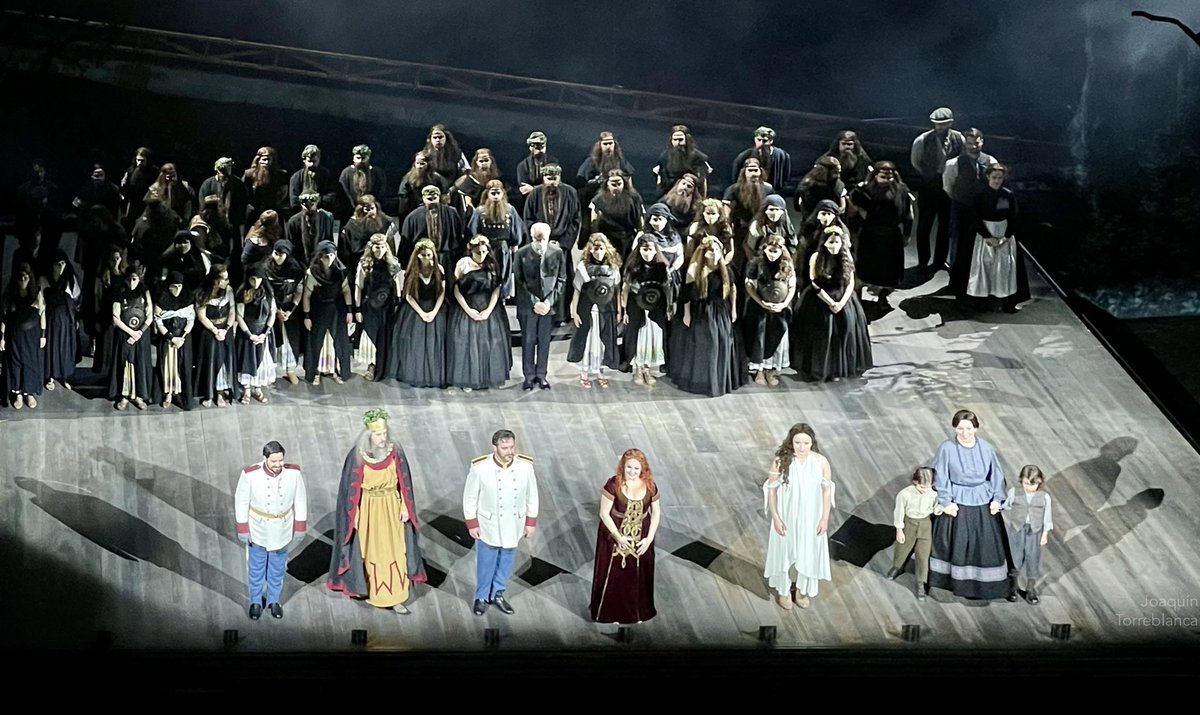 JoaTorreblanca's tweet photo. Ayer vi Norma. Entretenidísima ópera, calidad artística de primer nivel y llamativa escenografía. Muy recomendable.

¡Y también visite los salones del @Teatro_Real! 👌🏻

#Madrid https://t.co/iuUBnZj1I0