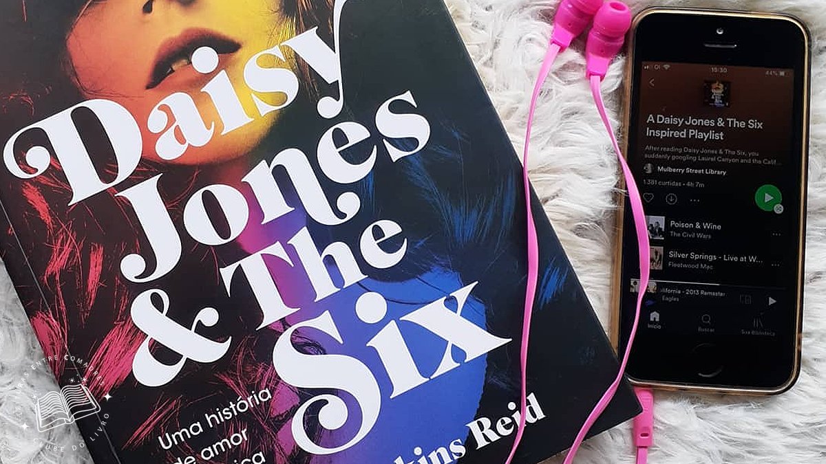 RecClube's tweet photo. A leitura de Daisy Jones &amp; The Six pegou todos nós de surpresa, tanto que foi um consenso de que a leitura vale 5 estrelas! https://t.co/MFpnTQxGGf