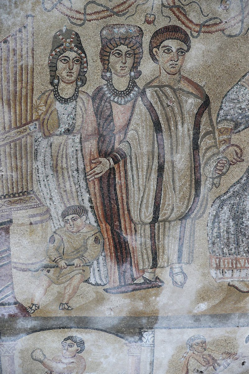 Claudia14780375's tweet photo. the Noheda mosaic near Cuenca,  with 231 m2 the biggest Roman mosaic ever found, dt. around 400 - 450 CE. The poor guy, whose ground was confiscated to excavate the villa and its nearby baths, only received €7500 from the government.  #typicallyspanish, #MosaicMonday https://t.co/eAjk1tUiqK
