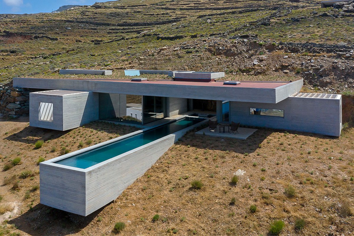 HYPEBEAST's tweet photo. Artside Dallas Architects has unveiled its latest Greek paradise contemporary home. The residence, called The Lap Pool House, is based in Tinos island where the architectural group draws its inspiration from.
Photo: Artside Dallas Architects

Details: https://t.co/D0kIWbTwYm https://t.co/Gz9hi2nwqY