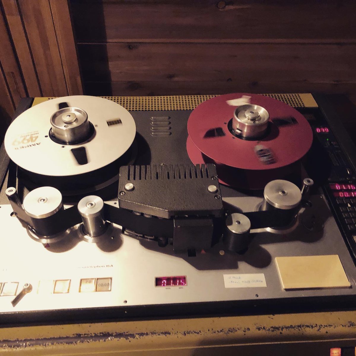 BagusRecords's tweet photo. 久しぶりのアナログレコーディング。
音いい!
ちょっと緊張しました。
#telefnken #analogtape
#analogrecording #recodingstud https://t.co/fkT7dG8Dzr