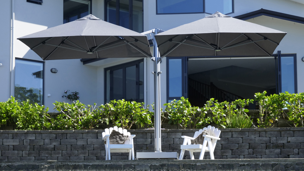 #Shadowspec Unity Cantilever Umbrella is a stunning modern outdoor shade that can accommodate 1-4 canopies which open and close with ease in 3 seconds

decorinteriorsus.com/shadowspec-uni…

#patioumbrella #outdoorumbrella