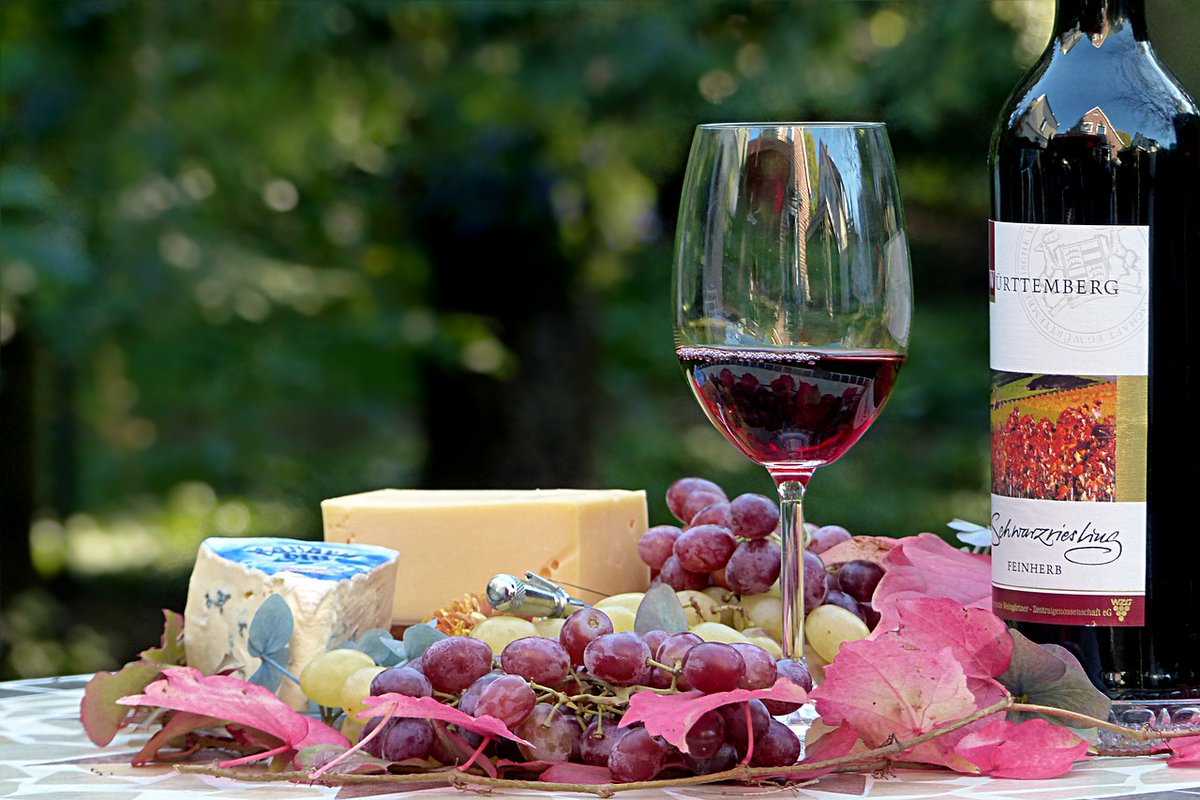 NELivingUS's tweet photo. Celebrate Wine and cheese - Shop New England Products - https://t.co/lm42MWnOLs #newenglandwine #newenglandcheeese #newenglandproducts #newenglandmade #madeinnewengland #newenglandmaple #newenglandproduct #newenglandliving https://t.co/BAe5FIkppP