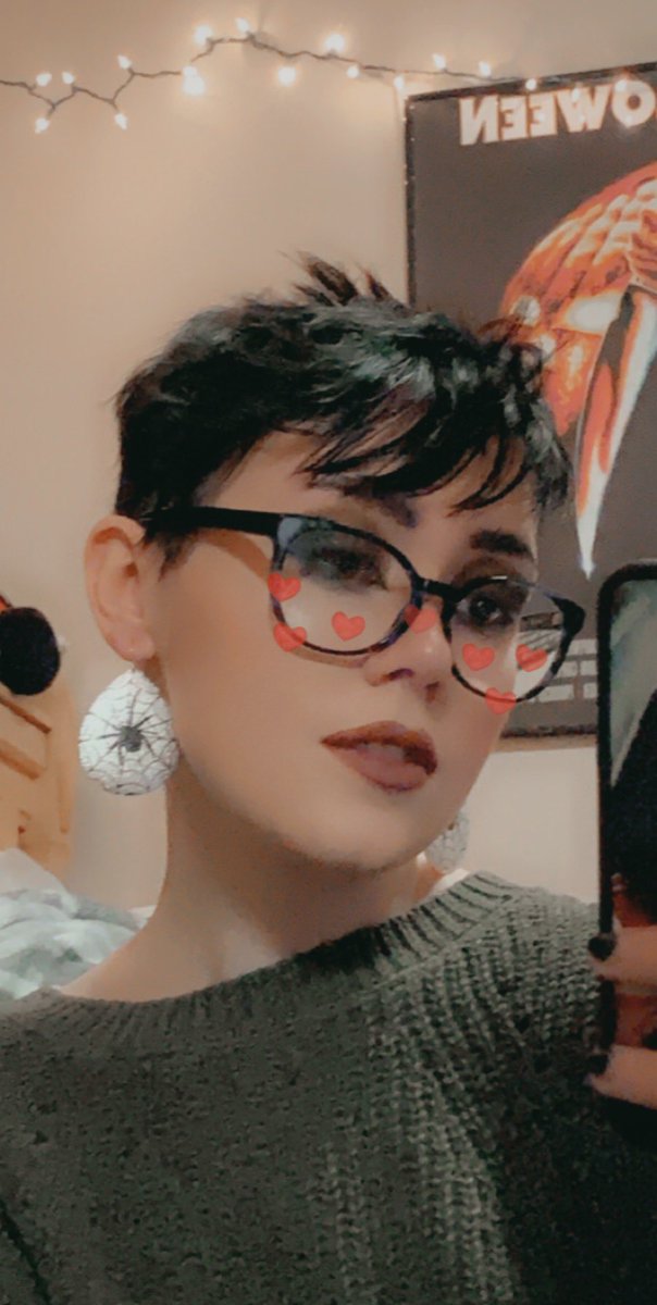stinkybeann's tweet photo. Sometimes I remember how much of a fucking idiot I am. This hair was so damn cute and I just had to shave it didnt i? https://t.co/9LGfgpcajV
