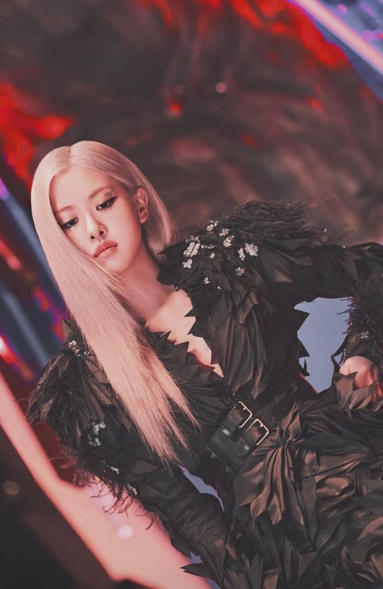 golden_voice_rosépark tweet media