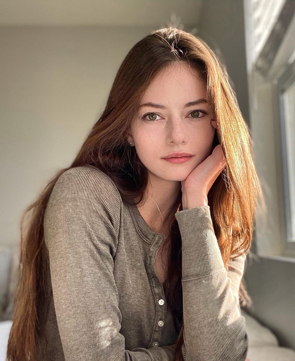 (📷) #mackenziefoy จาก instagram ค่ะ🤎