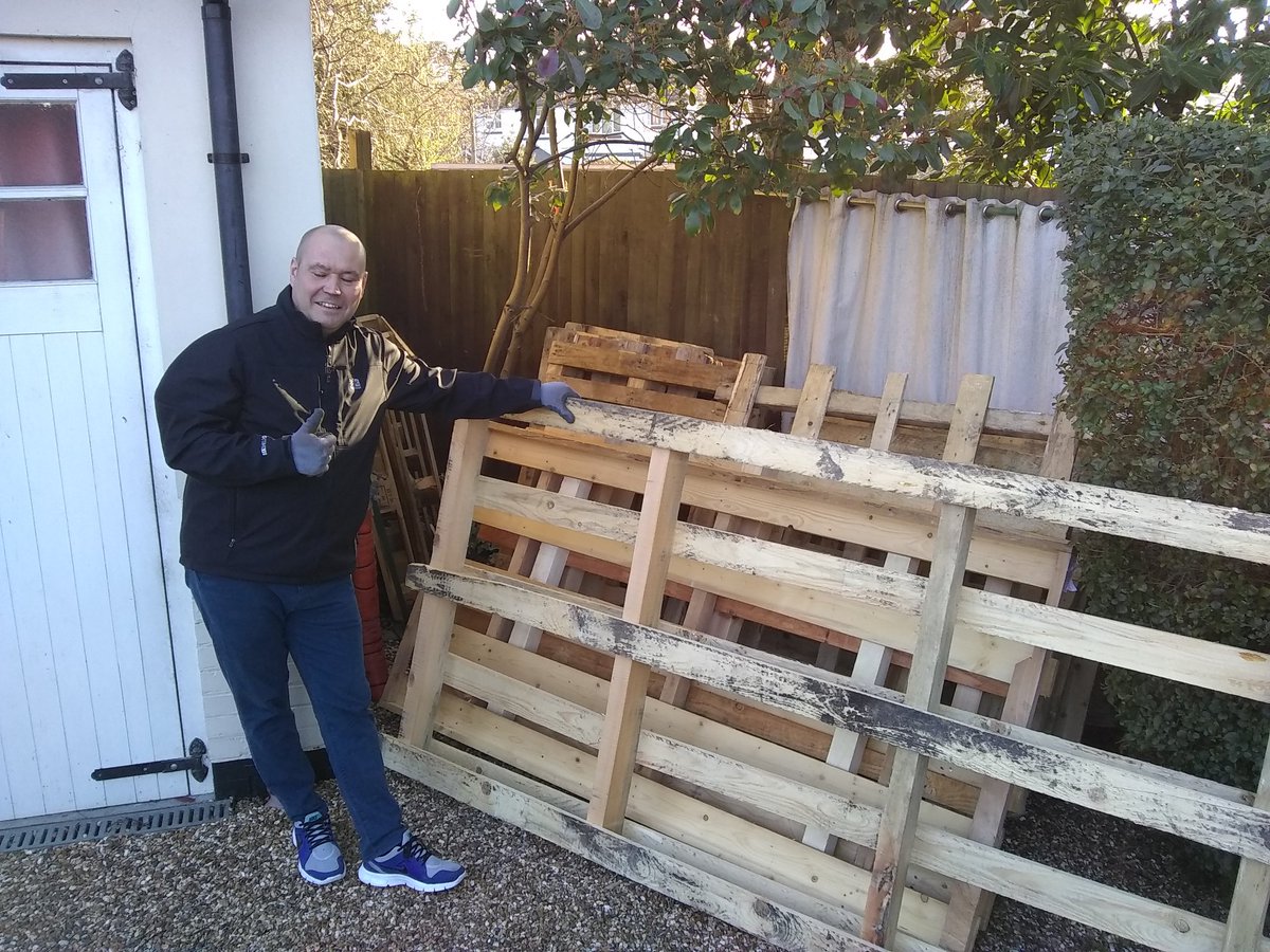 BusterPallet's tweet photo. No. 1 supplier. Top man. @ss_mtber1x1 #WhatToMake? https://t.co/dToC9QCByn