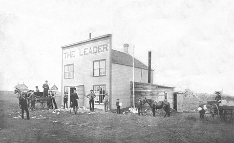 CraigBaird's tweet photo. #OTD in 1883, Nicholas Flood Davin publishes the first issue of the Regina Leader, which will become the Regina Leader-Post in later years
It is the oldest surviving newspaper in Canada
I worked at the paper a few years ago and loved it.
#yqr #regina #leaderpost #reginaleaderpost https://t.co/1ZTQad6RXy