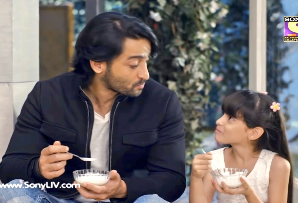 Itzzzz__Maniiii's tweet photo. Dev~Suhana...
The Best Dad~Daughter Duo
#ShaheerAsDev @Shaheer_S
@ShaheerBirdieFC
#5YearsOfKRPKAB https://t.co/ZcKQ7eFHtZ