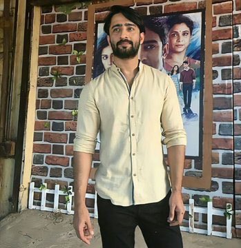 Za_SNSHAHEER's tweet photo. Heera ke koi competition nhi
#5YearsOfKRPKAB https://t.co/WQfDirniOV