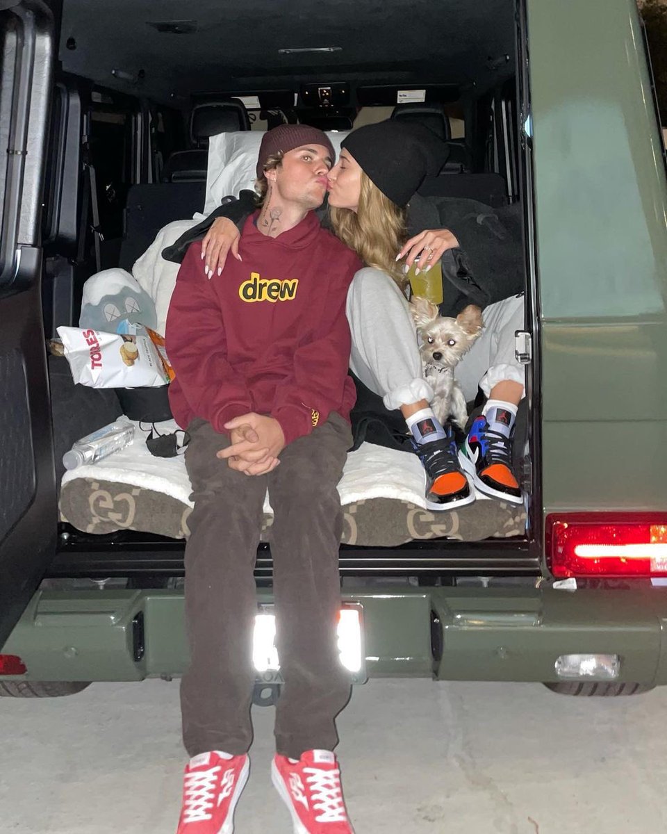 postsjustin's tweet photo. powerful couple https://t.co/oVf8MMwxrG