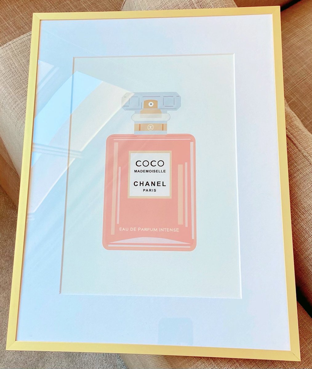 yogagise's tweet photo. Thank you so much @CatMortonDesign for my Chanel Coco Mademoiselle print! It’s so pretty! 🤍 

To anyone looking for gorgeous prints, please check out Cat’s website for more.

https://t.co/le8uJkhCat

#CatMortonDesign #Chanel #CocoMademoiselle #YogagiseLifestyle #MinimalistArt https://t.co/LhGNgNM3wM