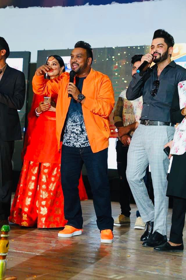 AjRecords6's tweet photo. Our star guest - Master Saleem , Sangram hanjra &amp; Jaggi singh on stage Mrs.punjaban worldwide 2021 India finale.
#ajrecords https://t.co/2zdIq0vCOB
