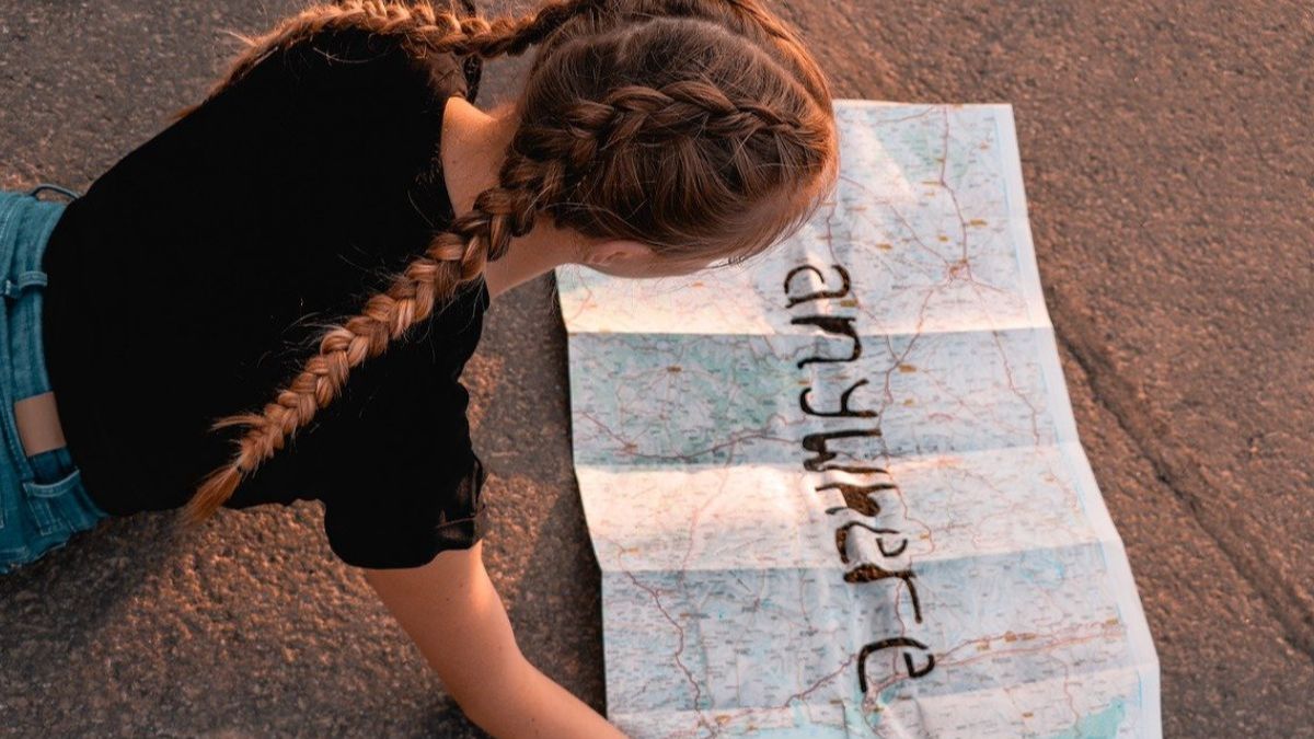 JodiMarr's tweet photo. #fromsongwritertostar We never know how important they are when the #pindrops happen. We step into the flow of #destiny gradually-finding our way in a subtle co-creation with the universe. #songwritingtips To read more sign up for my free newsletter at: https://t.co/FcIvOFwUUD https://t.co/6RGP0bfMYR