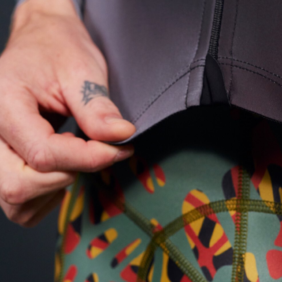ElielCycling's tweet photo. What’s that you say 👀 A new 🦑 drop coming soon 💣
#BestoftheJest #SquidBikes #SquidSeperates https://t.co/UEIdShDtMX
