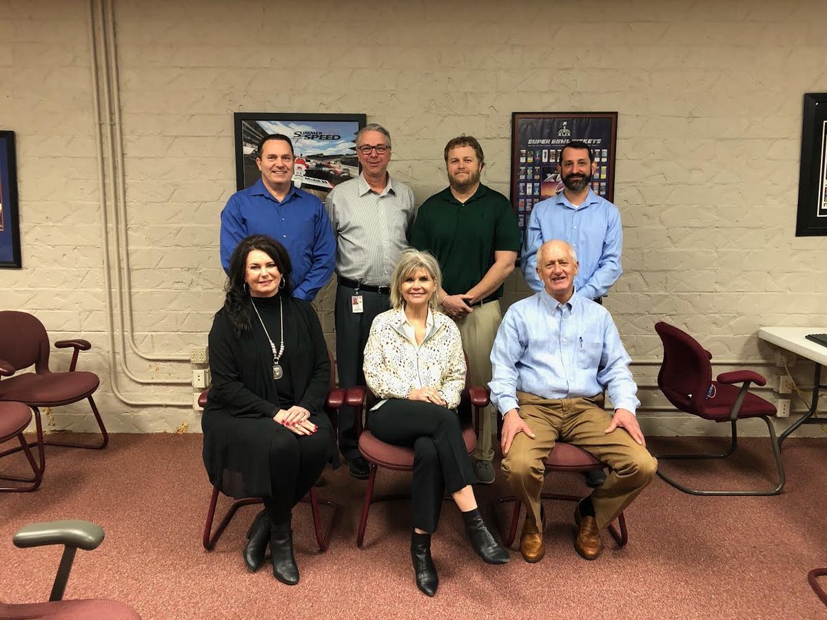 WWLInc's tweet photo. 👀Peep the leadership team👀
HEY FEARLESS LEADERS! 👋
They've been working on our North Star Metric and let us tell ya, some fantastic things are comin' soon! YUP. Innovation is the motivation that's bringing us to full levitation 🚀
#leadership #appreciation #teamwork https://t.co/4L8BlJBvRh