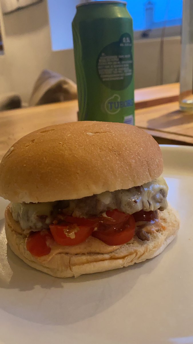 RandyBoBandy500's tweet photo. #dagensmiddag #matglede #tuborg #trygd #trygdbørg *prRrRrTfrt* https://t.co/KjALSQkio1