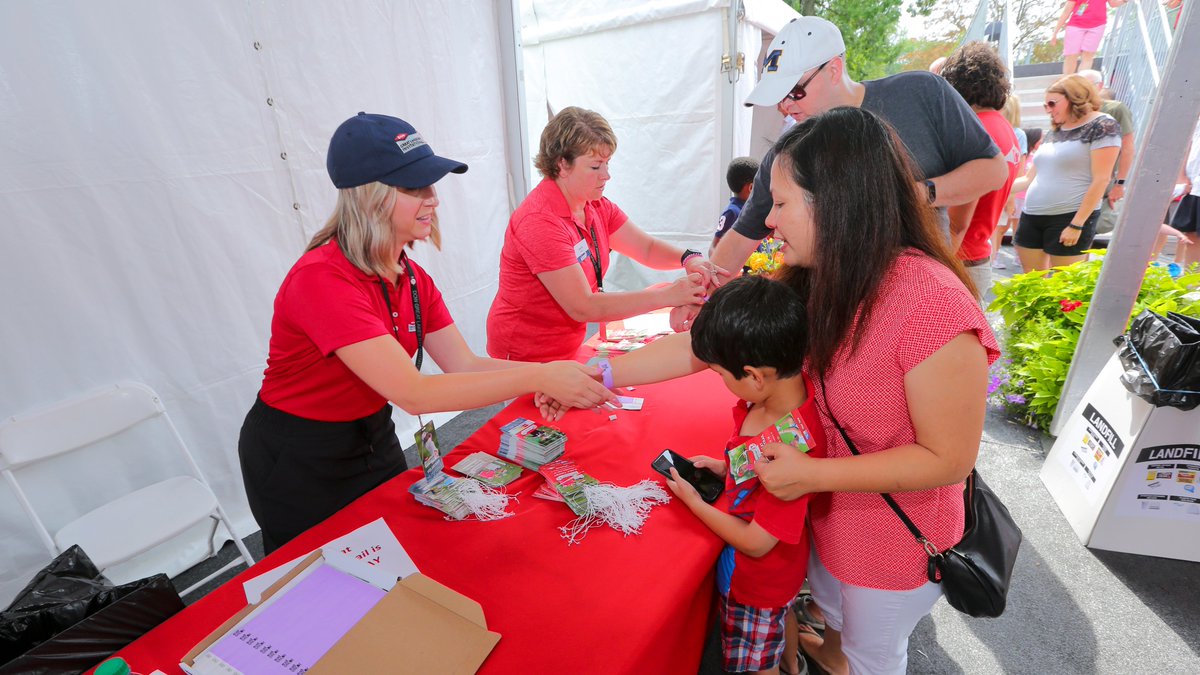 dowchampionship's tweet photo. The Dow GLBI &amp; @EatGreatFest are back!

To celebrate the upcoming 2021 events, volunteer registration is now open!

Sign up to be part of this world class &amp; community focused @LPGA event, July 11-17!🏌️‍♀️

Link below to sign up/view the full committee list: https://t.co/u0jKtWe3nz https://t.co/SSqZ2OHHIp