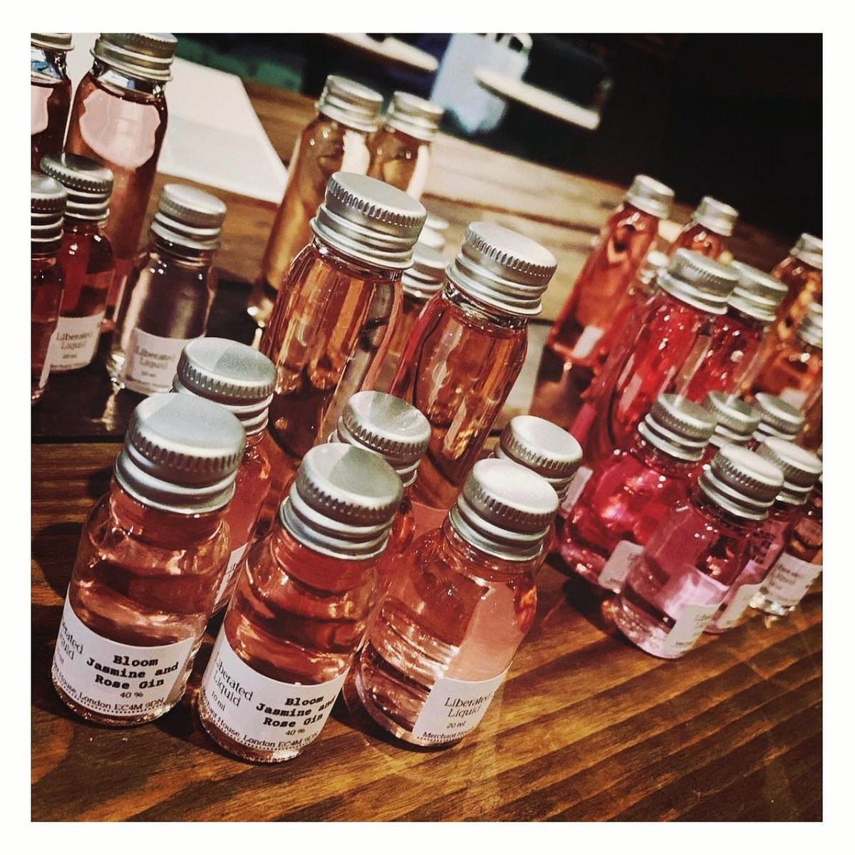 Pink Gin Tasting Flight 😍💕 
The perfect mothers day gift 🍸
from £25 

#LiberatedLiquid #DrinkLessDrinkBetter #BigFlavoursSmallBottles #GiftIdeas #MotherDayGinSet