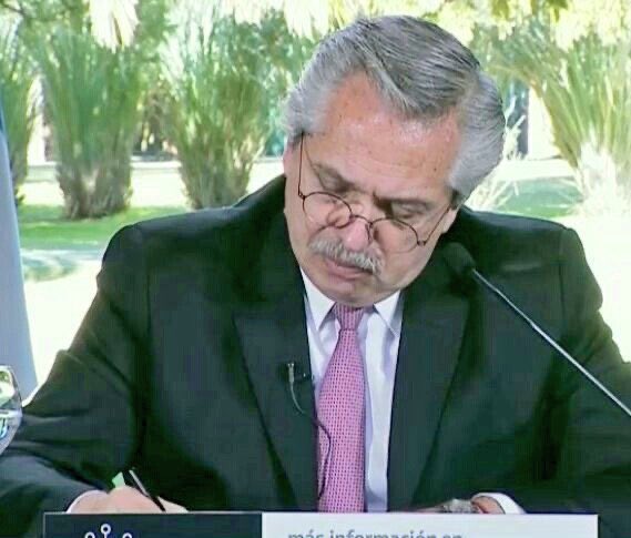 ferdejuana's tweet image. Cosas con A                   Ah pero Macri