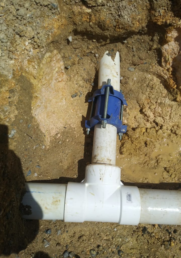 JuanSeverinoG1's tweet photo. La @caasdrd resolvió en la calle 6 y calle 4 del sector de colinas del marañón II en la Charles de Gaulle.
La Regional Norte, trabajando para que le llegue el agua a la comunidad
#CAASDRD
#EstamosTrabajando
#EstamosCambiando https://t.co/70Nz70DWip